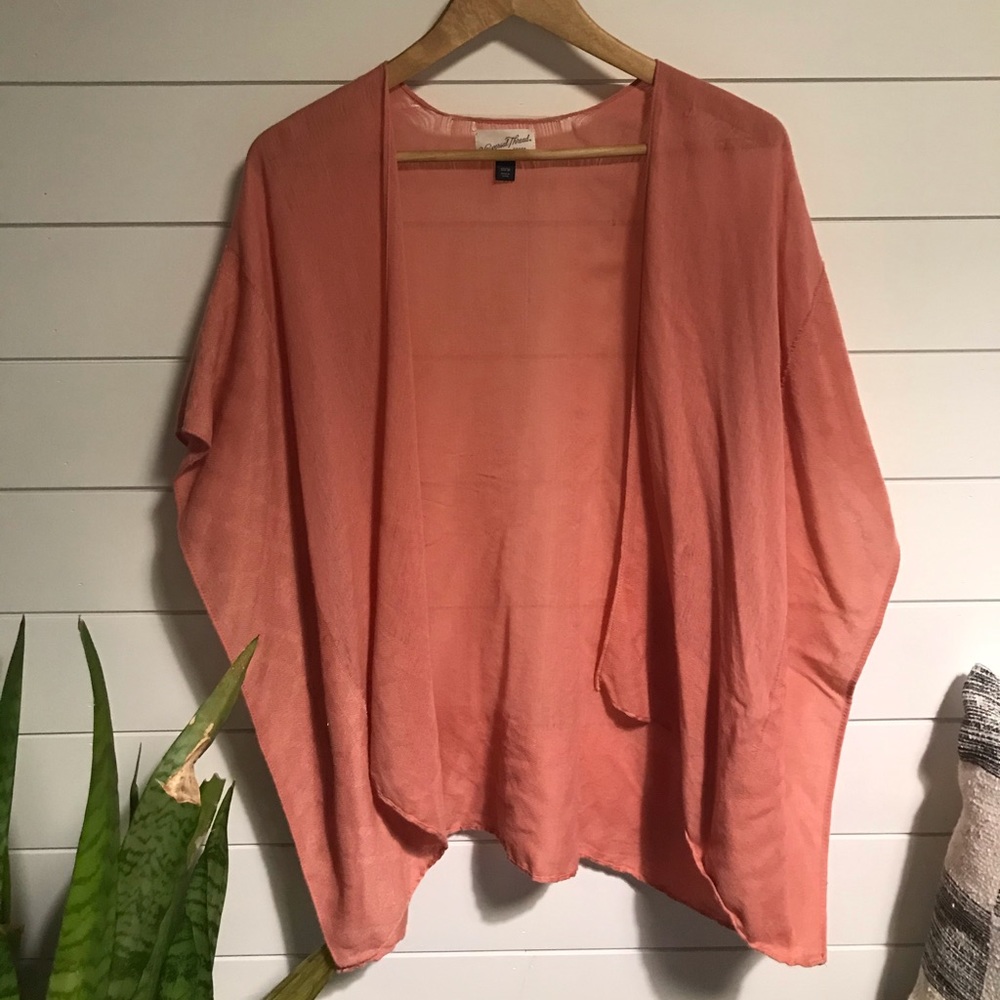 Universal Thread OSFM Kimono